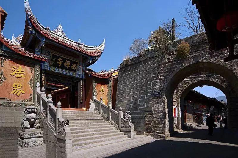 王树声爱上杨炬，不等媒人谈好就急着找上门，结果吃了“闭门羹”